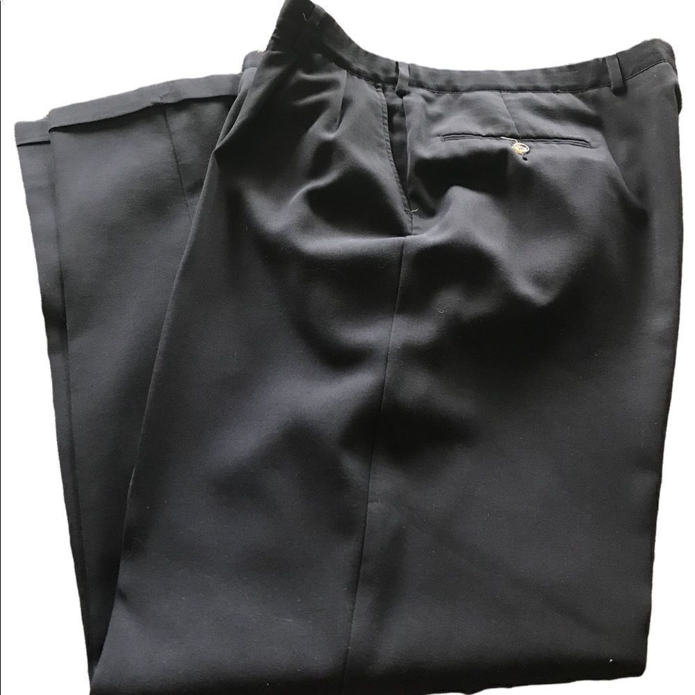 Sansabelt size 37 x 34 navy pleated  dress pants with cuffs comfort waist